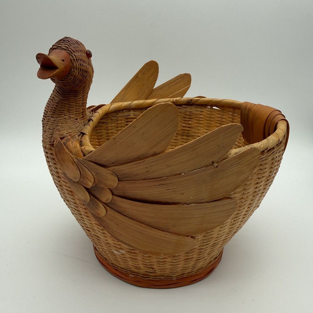 Vintage Wicker Rattan Swan Goose Duck Bird Woven Basket Cottagecore 80s